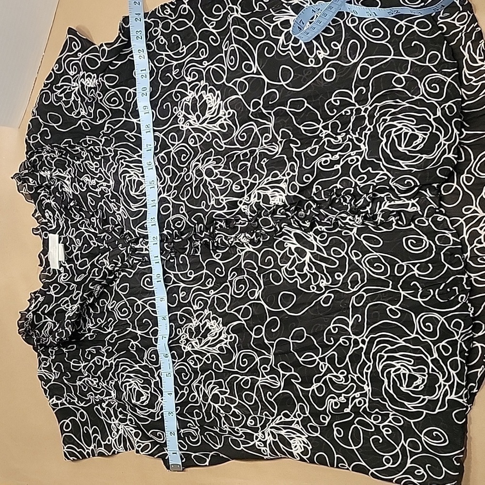 Worthington Woman, Size 2X, Black with White Line Art Pattern Button Down Blouse - Picture 5 of 10